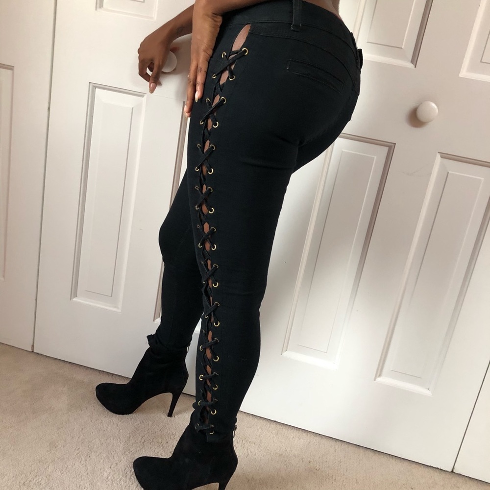 Black Toxic Rose. Lace up jeans